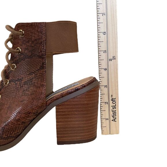 Steve Madden 7 Brown Snake Skin Print  Peep Toe  Block Heels Shoes EUC - Picture 7 of 12